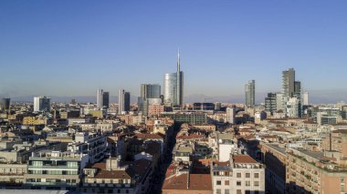 Havadan görünümü Merkezi Milano, Milan, Porta Nuova konut ve gökdelenler, İtalya, 6 Ocak 2017 manzarayı. Yeni Milan manzarası, Brera ilçesinden havadan görünümü