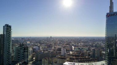 Milano ortasına, Porta Nuova konut ve gökdelenler, İtalya, 6 Ocak 2017 havadan görünümü. 