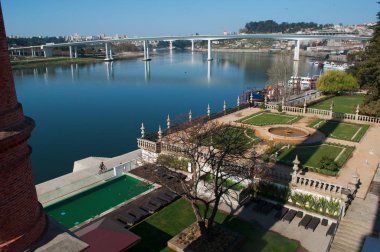 Porto: 1910 yılında Ulusal Anıtı ilan Douro River Palace bir otel odasında bir 19. yy Saray dönüştürülmüş Freixo, Palacio Do Freixo, eskiden bahçeleri görünümünü Pousada yapıp Porto,