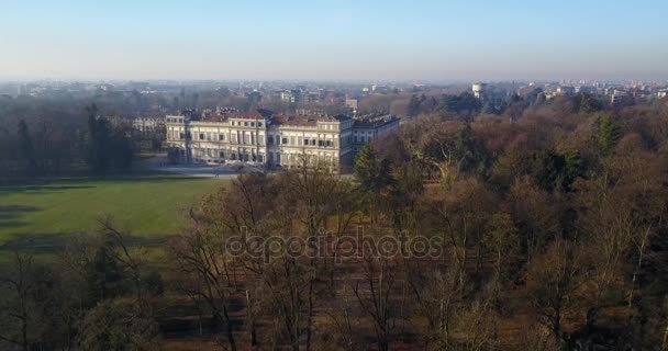 Villa reale, monza, italien. Luftaufnahme der königlichen Gärten und des Parks von Monza — Stockvideo