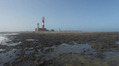 Fuerteventura, Kanarya Adaları: Görünüm Toston deniz feneri yakınlarında balıkçı köyü El Cotillo
