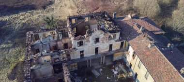 Yanan yangından sonra on sekizinci yüzyıl Avrupa tarzı Villa