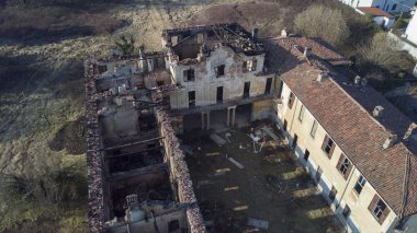 Yanan yangından sonra on sekizinci yüzyıl Avrupa tarzı Villa