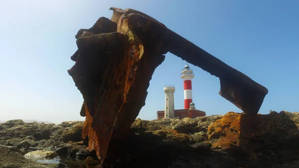 Fuerteventura, Kanarya Adaları: Görünüm Toston deniz feneri yakınlarında balıkçı köyü El Cotillo — Stok fotoğraf