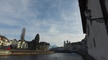 İsviçre, 08.12.2016: ünlü Ponte dei Mulini, Spreuerbrcke, kapalı ahşap on üçüncü yüzyılda inşa edilmiş Köprüsü manzarasına sahip, Lucerne ortaçağ şehir manzarası