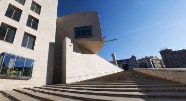 İspanya: Ayrıntılar binanın ve dış merdiven Guggenheim Müzesi Bilbao, mimar Frank Gehry tarafından tasarlanmış modern ve Çağdaş Sanat Müzesi 1997 yılında açtı.