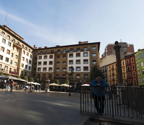 País Vasco: vista de los palacios y edificios de Plaza Unamuno, Plaza Unamuno, el centro de Casco Viejo, el Casco Antiguo de Bilbao — Foto de Stock