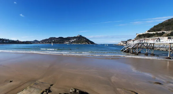 Basque Country, Spain: the famous beach of La Concha in the coastal city of Donostia San Sebastian — Stock Photo, Image