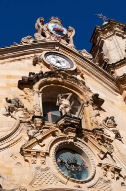 Donostia-San Sebastian: koro, 1774 yılında, Parte Vieja, eski şehrin en eski kiliselerinden biri tamamlandı Barok Roma Katolik parish Kilisesi Saint Mary Bazilikası ayrıntılarını