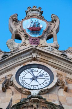 Donostia-San Sebastian: koro, 1774 yılında, Parte Vieja, eski şehrin en eski kiliselerinden biri tamamlandı Barok Roma Katolik parish Kilisesi Saint Mary Bazilikası ayrıntılarını