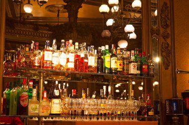 Pamplona: Cafe Iruna, bir İspanyol bar ve Restoran iç Plaza del Castillo, Castle Square, 1888 yılında kurulan ve yerli halk ve turist için bir buluşma yeri oldu