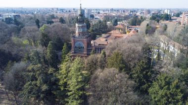 Desio neo-Gotik kule, bir eski Franciscan monastery, panoramik, havadan görünümü, Desio, Monza ve Brianza, Milan, İtalya