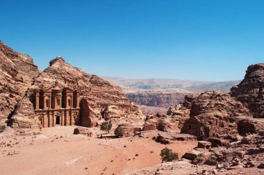 Ürdün: Ürdün manzara reklam Deir veya El Deir, ünlü anıtsal arkeolojik Nabataean city Petra rock dışarı oyma bina olarak bilinen Manastır Manzaralı 