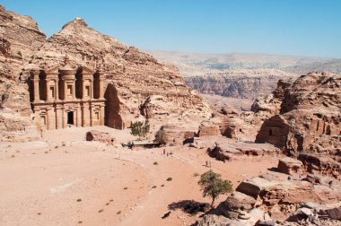 Ürdün: Ürdün manzara reklam Deir veya El Deir, ünlü anıtsal arkeolojik Nabataean city Petra rock dışarı oyma bina olarak bilinen Manastır Manzaralı 