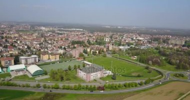Doğa ve manzara, Solaro, Milano Belediyesi: havadan görünümü bir alan, evler ve evleri, tarım, yeşil çimen, kırsal, tarım, ağaçlar. İtalya