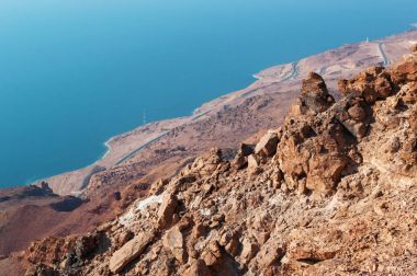 Ürdün: Lut veya tuz Denizi şarkısı, Dünya'nın en düşük ayrıcalık Jordan tarafından Doğu ve İsrail ve Filistin için Batıya bordered, karada ile Tuz Gölü manzaralı kayalık manzara