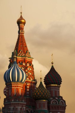 Saint Basil Katedrali, kentin sembolü on Moskova, Kızıl Meydan: sunset Çar Ivan emriyle Kazan ve Astrahan yakalanması anmak için korkunç inşa.