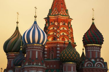 Saint Basil Katedrali, kentin sembolü on Moskova, Kızıl Meydan: sunset Çar Ivan emriyle Kazan ve Astrahan yakalanması anmak için korkunç inşa.