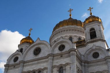 Moskova: Moskova Nehri ve birkaç blok güneybatı Kremlin'in kuzey kıyısında dünya kurtarıcı, en yüksek Ortodoks Hıristiyan İsa Katedrali görünümünü kilise