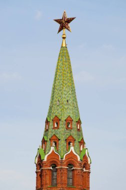Moskova: Borovitskaya Kulesi, Kremlin Duvarı'nın kulelerinin, İtalyan mimar Pietro Antonio Solari, Petr Fryazin bilinen tarafından eski bir Kremlin kapı oracıkta 1490 inşa ayrıntılarını
