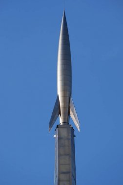 Moskova, Rusya: ayrıntı roket tabanında Cosmonautics Müzesi olduğunu içinde uzay araştırmaları, Sovyet halkının başarıları kutlamak için 1964 yılında inşa Space Conquerors için anıt üstünde onun kalkış pisti üzerinde 