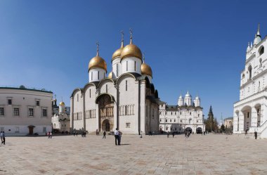 Rusya: Katedral Meydanı (Sobornaya), Moskova Kremlin, tüm sokakları 15. yüzyılda yakınsama için kullanıldığı, ciddi taç giyme bir site ve Rus Çarlar, cenaze merkezi kare görünümünü 