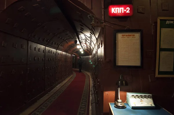 Москва: советское радио в тоннеле на Бункере-42, анти-ядерный подземный объект, построенный в 1956 году в качестве командного пункта стратегических ядерных сил Советского Союза на глубине 65 метров под площадью Таганка — стоковое фото