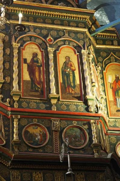 Москва: интерьер собора Василия Блаженного, всемирно известная православная церковь на Красной площади, теперь музей, где разрешено фотографировать — стоковое фото