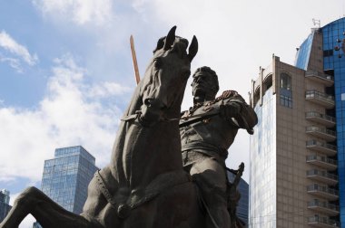 Rusya: Moskova ve Komutan Bagration, Prens Gürcü ekstraksiyon ve kahraman Kutuzovsky umudu genel bahçesinde inşa Rus Vatanseverlik Savaşı Anıtı manzarası 