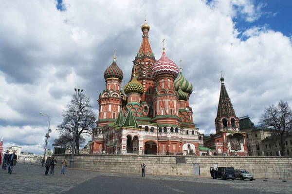 세인트 바 실 성당의 붉은 광장, 모스크바, 러시아: 보기, 세계적으로 유명한 러시아 정교회 건축 155561 차르 이반 명령에서 카잔, 아스트라한의 캡처를 기념 하기 위해 끔찍한 — 스톡 사진