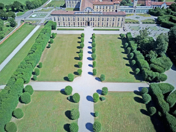 Villa Arconati, Castellazzo, Bollate, Milan, Italy. Aerial view of Villa Arconati 17/06/2017. Gardens and park, Groane Park. — Stock Photo, Image