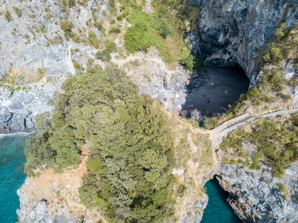 Großer bogen, luftbild, bogen rock, arco magno und strand, san nicola arcella, cosenza provinz, kalabrien, italien. 26.06.2017 — Stockfoto