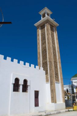 Fas, Kuzey Afrika: Minare Tangier bağlantı noktası camide, Cebelitarık Boğazı için batı girişinde Mağrip kıyısında Afrika şehir 