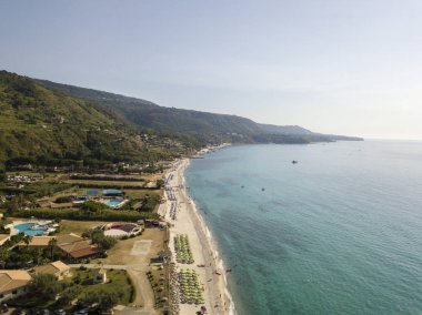 Yukarıda da görüleceği deniz alt, Zambrone plaj, Calabria, İtalya. Dalış dinlenme ve yaz tatil. İtalyan kıyıları, plajları ve kayalar. Havadan görünümü