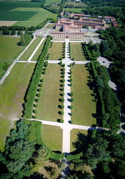 Villa Arconati, Castellazzo, Bollate, Mediolan, Włochy. Widok z lotu ptaka z willi Arconati — Zdjęcie stockowe