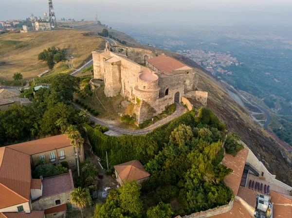 Vista aérea del Castillo de Normanno Svevo, Vibo Valentia, Calabria, Italia —  Fotos de Stock