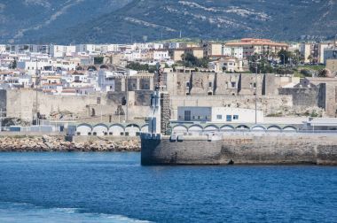 İspanya: Sagrado Corazon de İsa (Kutsal Kalp İsa'nın) Punta del Santo, Tarifa bağlantı noktası dış dalgakıran sonu Cebelitarık Boğazı ve Fas karşı karşıya heykele