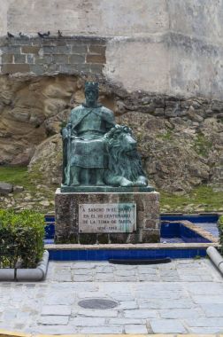 İspanya: Sancho IV El Bravo bronz heykel, Sancho IV Kastilya cesur, Kastilya, Len ve Galiçya kralı 1284--dan onun ölümüne Tarifa şehir olarak adlandırılan