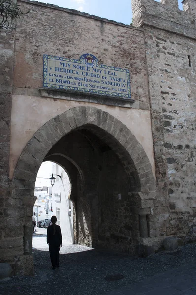 Tarifa, Espagne : la Porte de Jerez, la seule entrée à travers les anciens remparts maures restants des 4 originaux, qui donnait accès à la route vers le nord jusqu'à Jerez de la Frontera — Photo