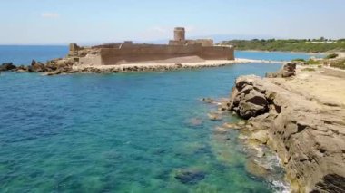 Havadan görünümü, Aragonca Kalesi, Le Castella, Le Castella, Calabria, İtalya