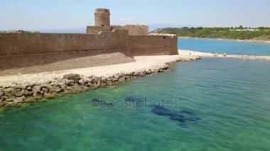 Havadan görünümü, Aragonca Kalesi, Le Castella, Le Castella, Calabria, İtalya