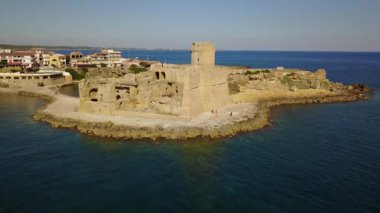 Havadan görünümü, Aragonca Kalesi, Le Castella, Le Castella, Calabria, İtalya