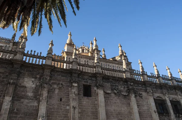 Spanien: architektonische Details der Kathedrale der Heiligen Maria vom See, der Kathedrale von Sevilla, ehemalige Moschee, die 1507 als katholische Kirche geweiht wurde, wo Christopher Kolumbus begraben liegt — Stockfoto