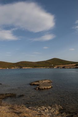 Corsica: Görünüm Plage de Santa Maria, Cap Corse, kumlu ve kayalık koyları Akdeniz maki tarafından çevrili uzun bir streç en ünlü ve vahşi plajları