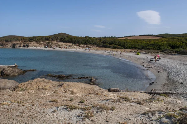 Corsica: panoramik Cala Cenevizli, Cap Corse Sentier des Douaniers (özel subay Route), yürüyüşçüler için ünlü bir sahil yolu boyunca en vahşi plajları