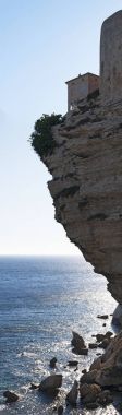 Corsica: detay eski kasaba Bonifacio, Bonifacio Boğazı bakan nefes kesici beyaz kireç duvarların üst kısmında inşa adanın güney ucunda şehir manzarası