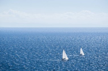 Corsica: Bonifacio Boğazı, Korsika ve Sardunya Batı Akdeniz Tiren denizden bölen arasında deniz streç yelken yelkenli