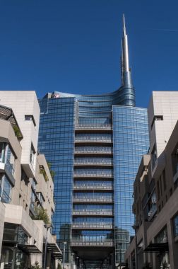 İtalya: Yeni ufuk Milan (Torre Unicredit) Unicredit kulede Gae Aulenti Square, Cesar Pelli mimar tarafından tasarlanan İtalya en yüksek gökdelen spire Manzaralı