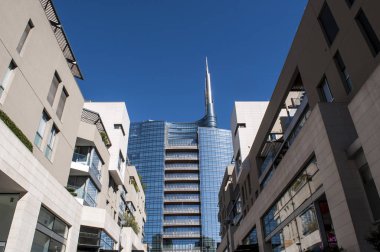 İtalya: Yeni ufuk Milan (Torre Unicredit) Unicredit kulede Gae Aulenti Square, Cesar Pelli mimar tarafından tasarlanan İtalya en yüksek gökdelen spire Manzaralı