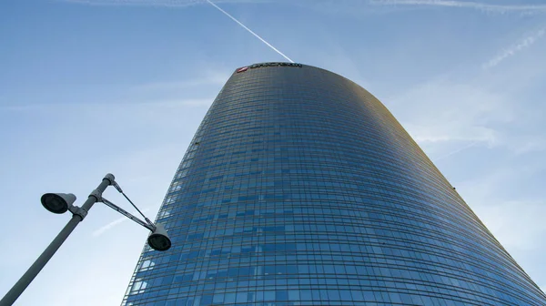 Unicredit tower, kare Gae Aulenti, Milan, İtalya — Stok fotoğraf